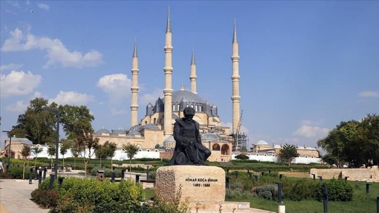 <p>Davacılar, 2024 yılında sundukları itirazların dikkate alınmadığını, Yüksek Kurul'un bilimsel gerekçeler olmaksızın restorasyonun önünü açtığını ileri sürdü.</p>
