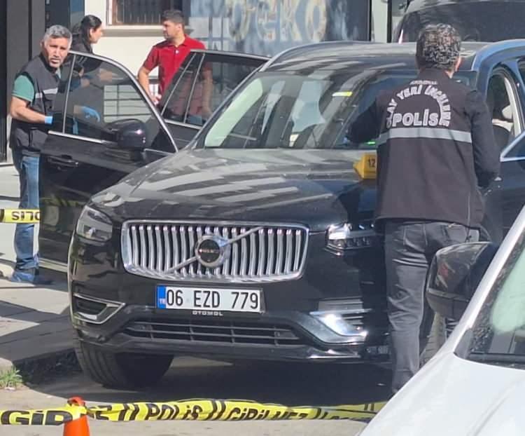 <p><strong>ŞOFÖRDEN ÇARPICI İDDİA</strong></p>

<p>Gözaltına alınan Z.Ş. ilk ifadesinde, patronu tarafından üzerine şirket kurulduğunu, şirketin battığını ve borçların ödenmediğini ileri sürdü. </p>

<p> </p>
