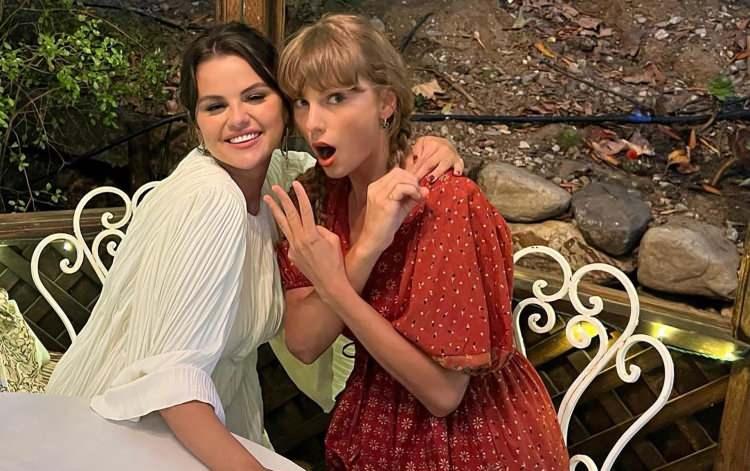 <p><span style="color:#A52A2A"><strong>Çok konuşulan düğünün konuk listesinde Gomez ve Blanco'nun yakın çevresi yer aldı. Ünlü şarkıcı Taylor Swift, en yakın arkadaşı Gomez'i mutlu gününde yalnız bırakmadı.</strong></span></p>
