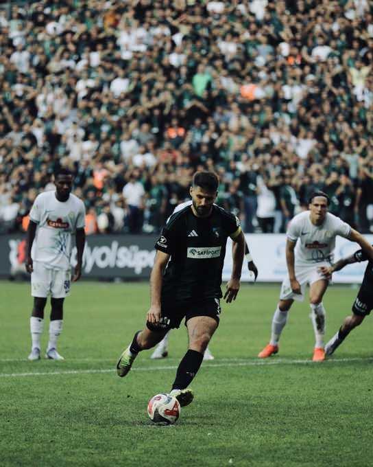 <p>Bruno Petkovic - 3 gol (Kocaelispor)</p>
