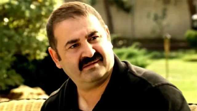 <p><span style="color:#800080"><strong>KOMEDİNİN USTASI AMA SAHNEDE DONDU!</strong></span></p>
