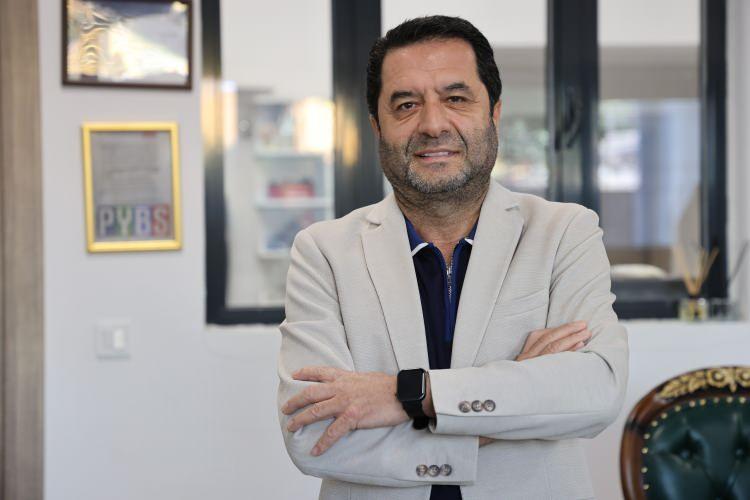 <p><strong>Yerli olmasının en büyük avantajı, özellikle yerli bir ürün üretildiğinde, artık o konuda söz sahibisiniz. Yani bununla ilgili farklı ürünler üretildiğinde başka ülkelerden almak zorunda olmuyorsunuz. Önümüzdeki süreçte bir ambargo durumunda istediğiniz ürünleri, teknoloji ürünleri üretmeye devam edebiliyorsunuz" </strong></p>
