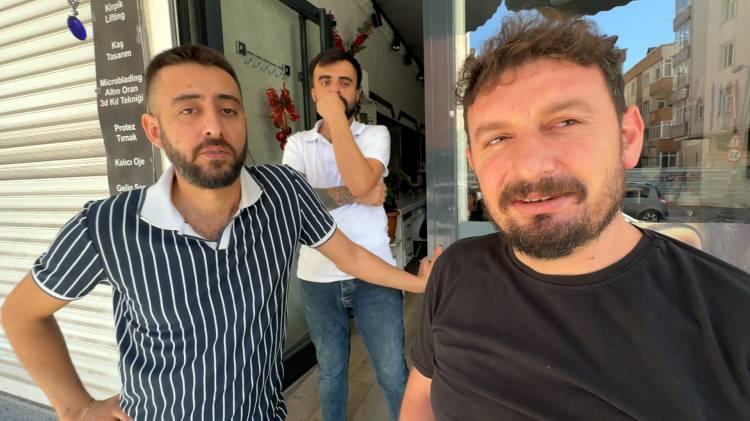<p>Avcılar’da sosyal medya üzerinden parayı alan kişiye ulaşmaya çalışan üç arkadaştan biri bu kişiyi dün teşhis ederek durdurdu. Durumu anlatıp parayı isteyen Şerif Yalçın’dan kısa süre isteyen bu kişinin, aldığı parayı teslim edeceğini söylediği öğrenildi. </p>
