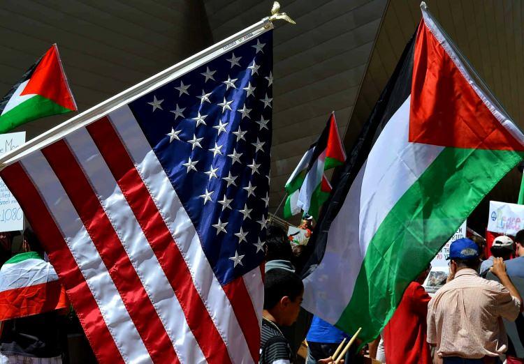 <p><strong>TEMSİLCİLER MECLİSİ'NDEN TRUMP'A GAZZE MEKTUBU</strong></p>

<p> </p>

<p>On binlerce kişinin şehit olduğu Gazze için, ABD Temsilciler Meclisi'ndeki Demokratlar, Başkan Donald Trump'a mektup yazarak, <strong>"ABD'nin Filistin Devleti'ni resmen tanıması"</strong> çağrısında bulundu.</p>

<p> </p>
