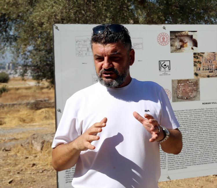 <p>Prof. Dr. Çekilmez, antik kentin batısında, 2 bin yıl önce villa olarak kullanılan 3 alanda kazı çalışmalarını yoğunlaştırdıklarını söyledi.</p>

<p> </p>
