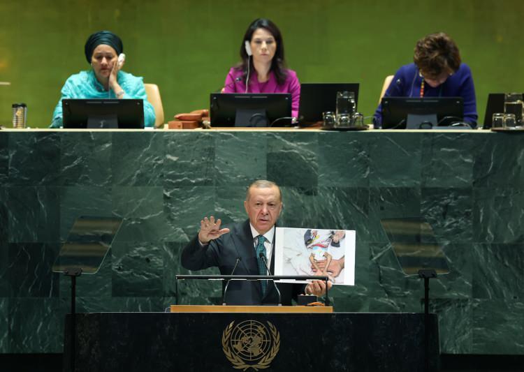 <p>Katarlı haber kuruluşu, <strong>"Başkan Erdoğan'ın, Gazze'deki vahşet konusunda dünyanın vicdanını sorguladığını"</strong> bildirdi.</p>
