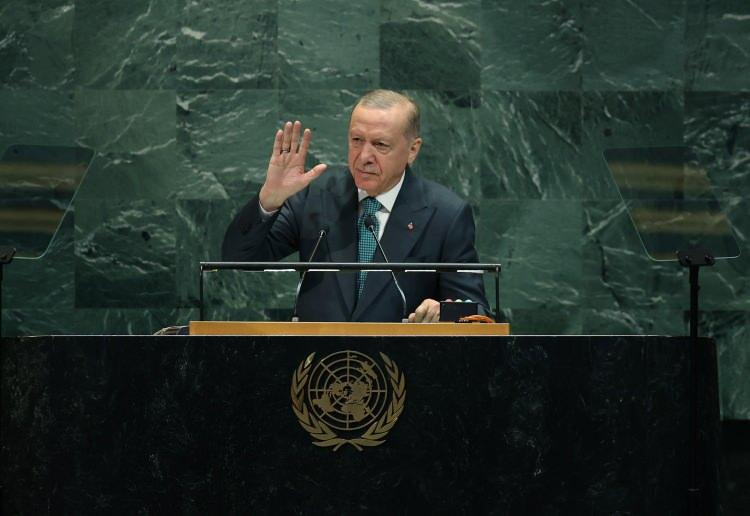 <p>Haberde Erdoğan’ın, iki ülke arasında sağlanan ateşkesten duyduğu memnuniyeti dile getirdiği aktarıldı.</p>

<p> </p>
