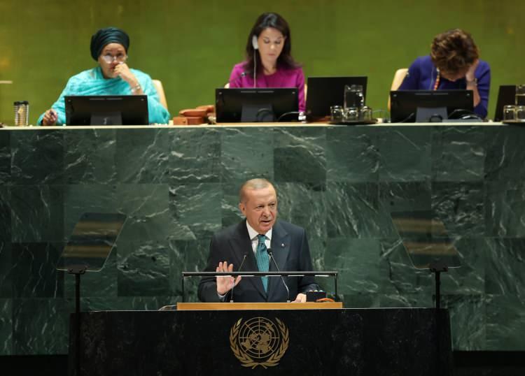 <p><strong>MIDDLE EAST EYE: TRUMP İLE MÜSLÜMAN LİDERLER ARASINDAKİ GÖRÜŞME ÇOK VERİMLİ GEÇTİ</strong></p>

<p>Middle East Eye, Erdoğan’ın Trump ile Müslüman liderler arasında yapılan toplantıya dair açıklamalarını öne çıkardı. </p>

<p> </p>
