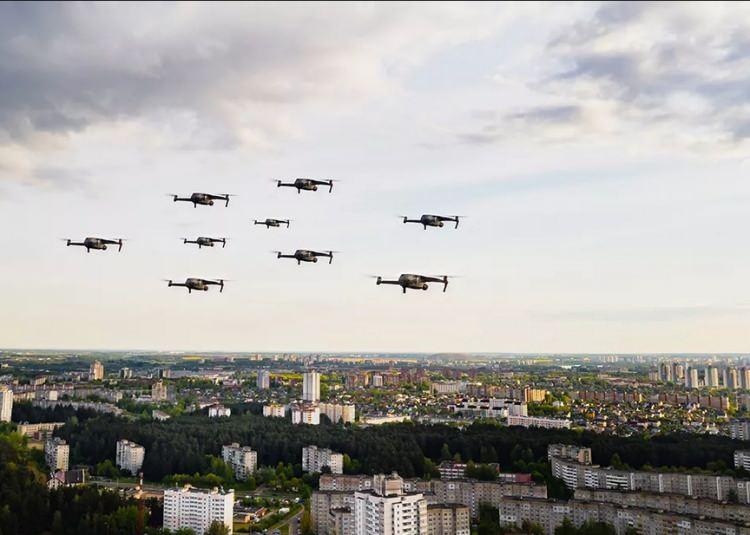 <p>Frankfurt Havalimanı, Oslo ve Kopenhag terminalleri ile ABD üslerinde görülen dronelar casusluk şüphesini artırıyor.</p>
