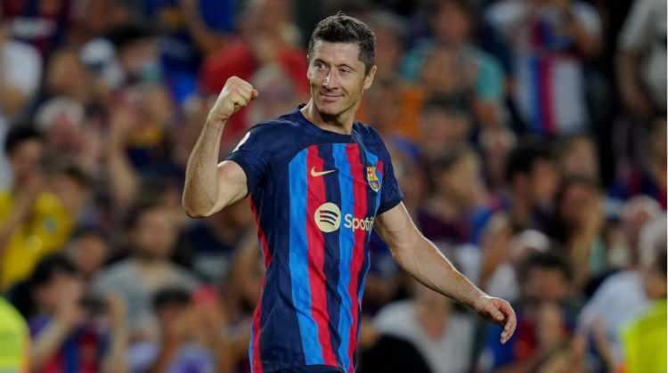 <p>17 | Robert Lewandowski - Barcelona</p>
