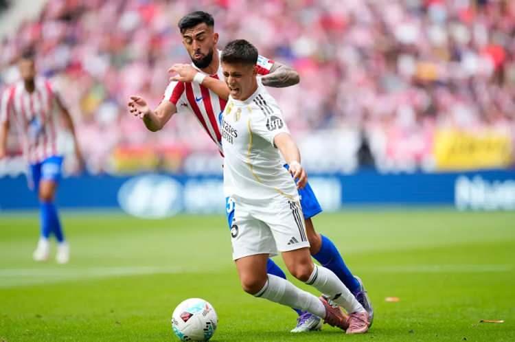 <p>Mundo Deportivo: "Atletico Madrid'in muhteşem başlangıcının ardından Arda Güler yönetimindeki Real Madrid, beraberlik golünün asistini yapan Türk futbolcunun golüyle 1-0'dan geri dönüşü tamamladı.</p>
