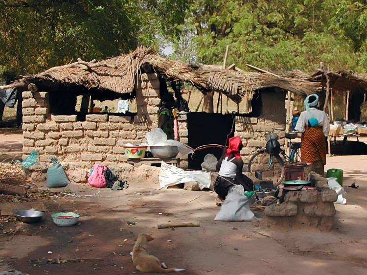 <p><span style="color:#B22222"><strong>Burkina Faso</strong></span></p>

<p> </p>

<p>700.000 (kişi)</p>
