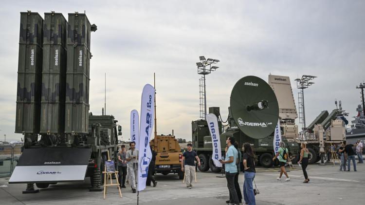 <p><strong>"GENİŞ YELPAZEDE KORUMA SAĞLIYOR"</strong><br />
<br />
<em><strong>El Nacional'in değerlendirmesine göre Çelik Kubbe, üç aşamalı bir savunma zinciri oluşturuyor:</strong></em></p>
<p> </p>