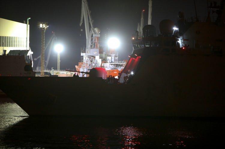 <p> İspanya hükümeti, geminin filoya refakat etmeyeceğini, yalnızca insani yardım veya kurtarma durumlarında devreye gireceğini açıkladı.</p>
