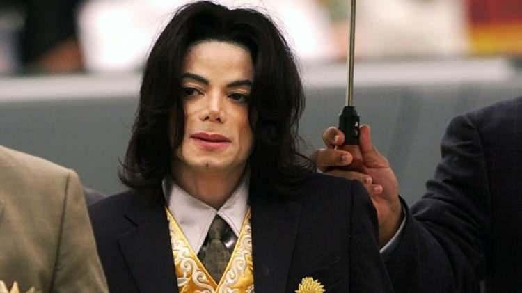<p><strong><span style="color:#B22222">MICHAEL JACKSON</span>  |  Şarkıcı</strong></p>
