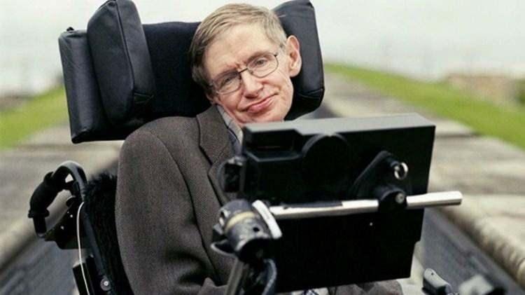 <p><strong><span style="color:#B22222">STEPHEN HAWKING</span>  |  Fizikçi ve Kozmolog</strong></p>
