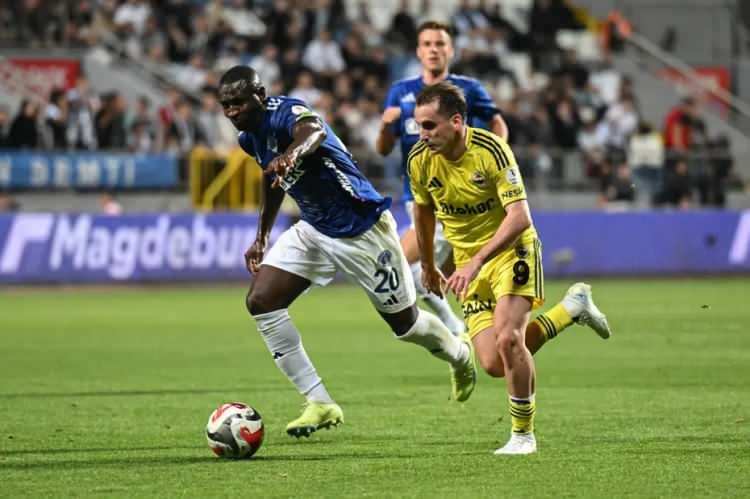 <p>Kasımpaşa deplasmanında 1-0 öne geçtiği maçtan 1-1'lik beraberlikle ayrıldı.</p>
