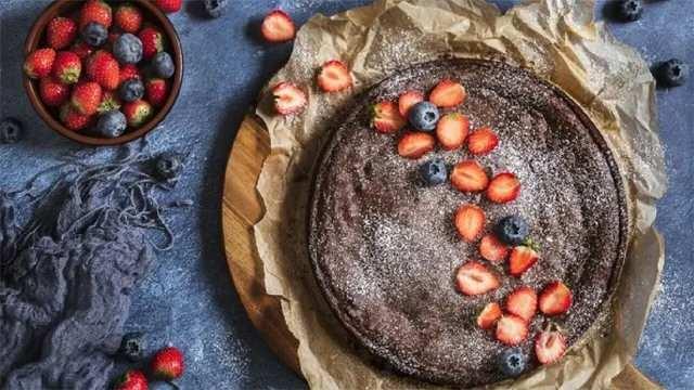 <p><strong>10- Kladdkaka (İsveç) – 4,5</strong></p>

