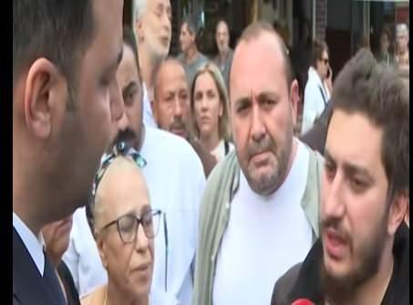 <p>Oğlunun açıklamalar sırasındaki rahat tavırları ise gözleri üstüne çekerken yeni iddialara sebep oldu. </p>
