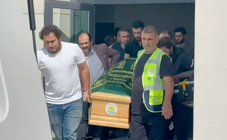 <p>Güllü’nün ölümünü, oğlu sosyal medya hesabından duyurdu. Trajik ölümün ardından yetkililer çalışmalarını sürdürüyor.</p>
