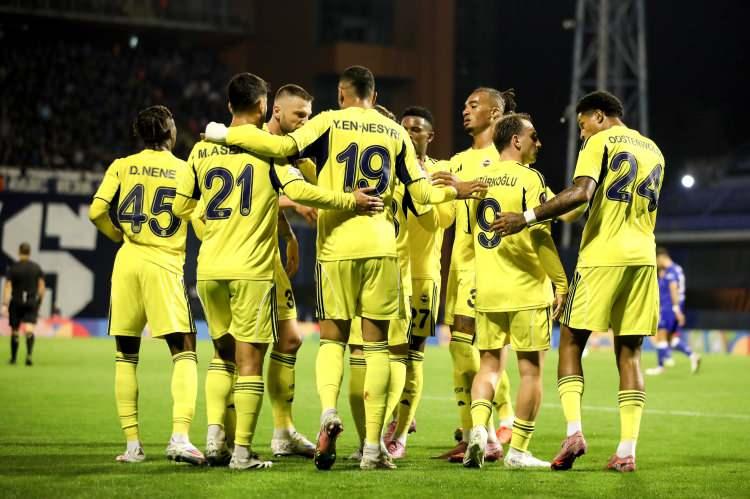 <p>Sportske'de yer alan "Maviler "Türk çorbası"nı şık bir şekilde yudumladı" ifadeleri dikkat çekti.</p>
