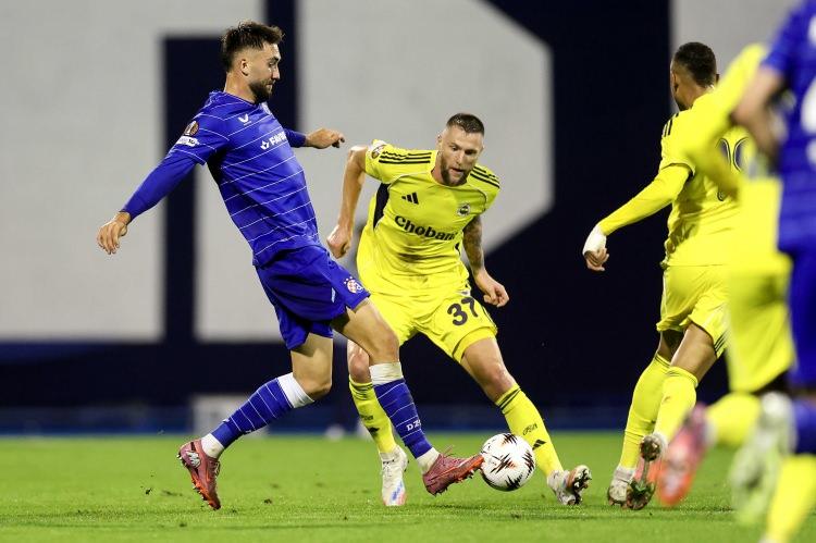 <p>Fenerbahçe, UEFA Avrupa Ligi'ndeki ilk maçında deplasmanda Dinamo Zagreb ile karşı karşıya geldi.</p>
