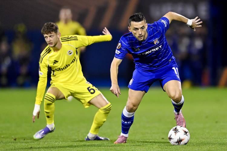 <p>Telesport: Dinamo'nun haklı galibiyeti. Çılgın bir performans sergilemediler ancak kendilerine hiçbir şey yapamayan bir rakibi tamamen alt ettiler.</p>
