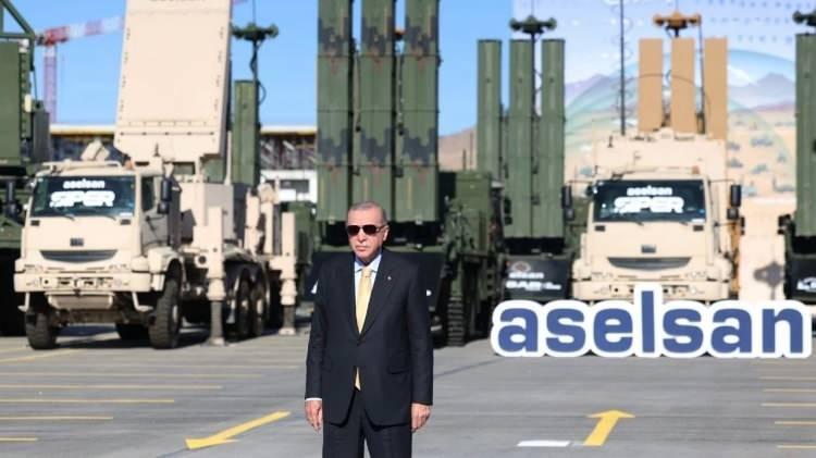 <p>İspanyol basını, Türkiye'nin milli hava savunma sistemi Çelik Kubbe'ye geniş yer ayırdı.</p>
<p> </p>
