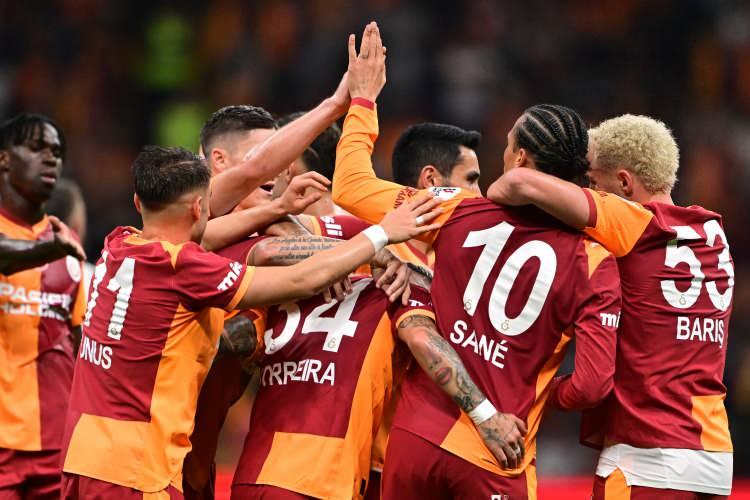 <p>Trendyol Süper Lig'de zirvede yer alan Galatasaray, Şampiyonlar Ligi'nde iddiasını sürdürmek istiyor.</p>

