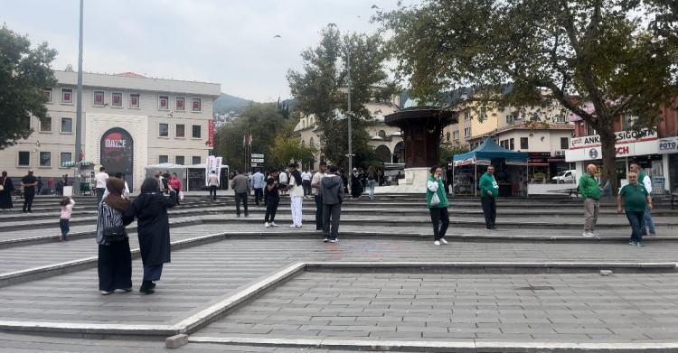 <p>Bu kapsamda, artçı depremlerin belirli bir süre daha deprem fırtınası şeklinde devam edeceği öngörülebilir. </p>
