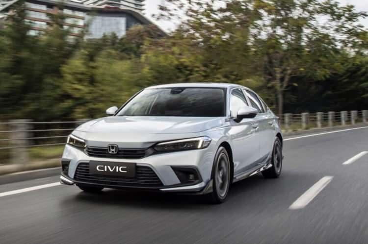 <p><span style="color:#B22222"><strong>2)  HONDA CİVİC</strong></span></p>
