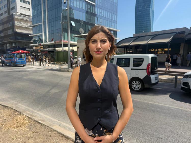 <p><span style="color:#FF0000"><strong>'KARAR EMSAL TEŞKİL EDİYOR'</strong></span></p>

<p>Mağdur &ccedil;ocukların avukatlarından Nevraz Sığın, istinaftan &ccedil;ıkan kararın emsal teşkil edeceğini s&ouml;yledi. Sığın, "İlk etapta davanın asliye ceza mahkemesinde a&ccedil;ılması bizce hatalıydı. Taleplerimiz ve uğraşlarımızla İzmir 29'uncu Asliye Ceza Mahkemesi, g&ouml;revsizlik kararı verdi. 18'inci Ağır Ceza Mahkemesi ise eylemin tehdit su&ccedil;u olduğu gerek&ccedil;esiyle g&ouml;revsizlik karar verince dosya istinafa gitti. G&ouml;rev uyuşmazlığı kısmını istinaf &ccedil;&ouml;zd&uuml;. İstinaf kararında bu eylemin bir tehdit değil, 'kasten &ouml;ld&uuml;rmeye teşebb&uuml;s' su&ccedil;u olduğuna karar verip, dosyayı yeniden ağır cezaya g&ouml;nderdi. İstinafın kararını &ccedil;ok &ouml;nemli buluyoruz. &Ccedil;&uuml;nk&uuml; buna benzer olayları sıklıkla yaşıyoruz. Bir&ccedil;ok kadın ve &ccedil;ocuk sokakta buna maruz kalıyor. Sanıklar g&uuml;n&uuml;m&uuml;zde silaha &ccedil;ok rahat ulaşabiliyorlar. Kolay ulaştıkları bu silahı da yakınlarının boğazına dayıyor ve sonra da &ouml;ld&uuml;rme kastının olmadığını ve tehdit ettiğini s&ouml;yl&uuml;yor. Burada failin iradesini &ouml;l&ccedil;m&uuml;ş olduk. İstinaf Mahkemesi, sanığın eyleminin ağır ceza mahkemesinde g&ouml;r&uuml;len 'kasten &ouml;ld&uuml;rmeye teşebb&uuml;s' su&ccedil;u olduğuna kanaat getirdi. Eğer fail birini &ouml;ld&uuml;rm&uuml;yorsa, o an &ouml;yle olmadığı i&ccedil;in &ouml;ld&uuml;rm&uuml;yor. Yoksa onun iradesinin ne olduğunu &ccedil;ok net anlamıyorduk. Benzer dosyalar da 'basit tehdit' ve 'silahlı tehdit' denilip kapatılıyordu. &Ccedil;ocuklarının boğazına bı&ccedil;ak (silah) dayayan bir kişi, burada 'basit tehdit' diyerek ge&ccedil;iştirilmedi. Sanığın halihazırda tutuklu olması da olumlu bir gelişme. Benzer olaylar i&ccedil;in istinafın kararı hem doğru hem de emsal teşkil ediyor" dedi.&nbsp;</p>
