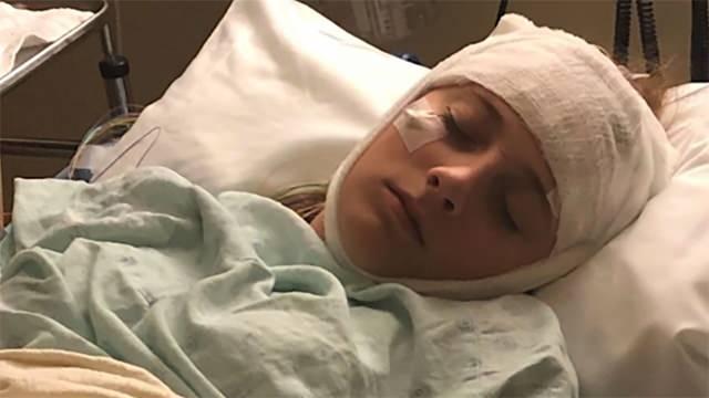 <p>Kazadan sonra <strong>her iki saatte bir hafızası sıfırlanan Riley</strong>, sürekli olarak aynı günü yaşamaya başladı. Her gün 11 Haziran'a uyanan Riley Horner, bir önceki günü tamamen unutup, akşamki okul balosuna hazırlık yapıyor.</p>