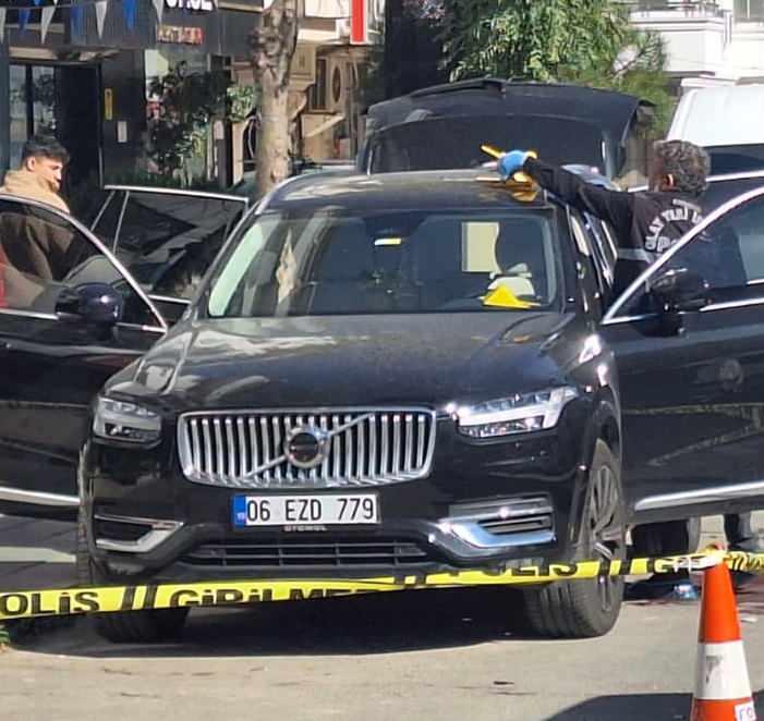 <p>Polis, olayın gerçekleştiği cipi güvenlik şeridi içine alarak, inceleme yaptı. </p>

<p> </p>

