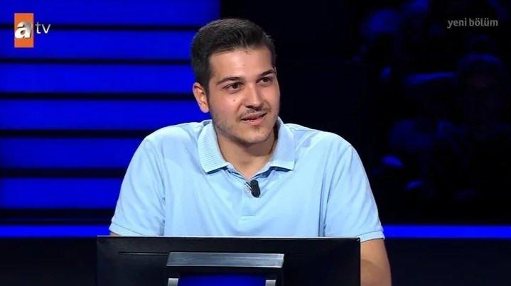 <p><strong>Büyük ödüle ulaşmak için kıyasıya mücadele veren yarışmacıların güçlü performansıyla Milyoner'de nefes kesen anlar yaşanırken bu hafta yarışmaya katılan Efe Değişmiş isimli yarışmacının performansı dikkat çekti.</strong></p>
