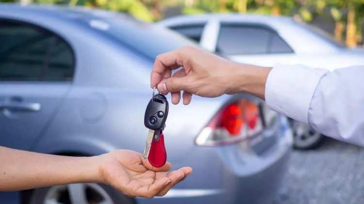 <p>Bu gruptaki araçlardan içten yanmalı ve hibrit olanlara yüzde 25, elektrikli ve plug-in hibrit olanlara ise yüzde 30 oranında ek vergi uygulanacak.</p>

<p> </p>
