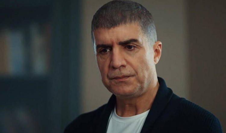 <p><span style="color:#FF0000"><strong>UZAKLAŞTIRMA KARARININ UZATILMASINI TALEP ETTİ</strong></span></p>

<p><strong>Abisi tarafından daha önce ölümle tehdit edildiğini söyleyerek İstanbul Aile Mahkemesi'ne başvuran Özcan Deniz, tedbir kararının süresinin dolmasıyla soluğu yeniden mahkemede aldı.</strong></p>
