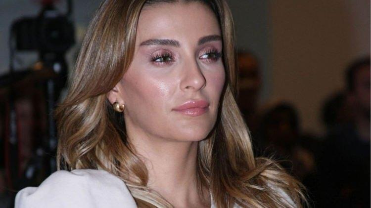 <p><span style="color:#800080"><strong>"Tek bir şey var arkadaşlar. 'Yemek yemeyin' demiyorum tabii ki. Günde 2 öğün besleniyorum. Haftada 4 gün spor yapıyorum. Ve çok sağlıklı beslenmeye çalışıyorum. Kaçamak yapıyor muyum? Yapıyorum.."</strong></span></p>
