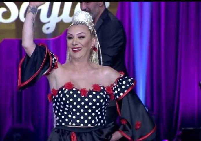 <p>SANAT CAMİSINI YASA BOĞDU</p>

<p>Güllü’nün ani vefatının ardından ünlü isimler de sosyal medya hesaplarından peş peşe mesajlar yayınladı. İşte o paylaşımlar...</p>
