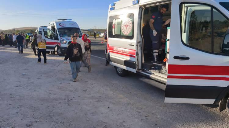 <p>Kaza, öğleden sonra Bozova ilçesine bağlı Tülmen Mahallesi yakınlarında meydana geldi</p>
