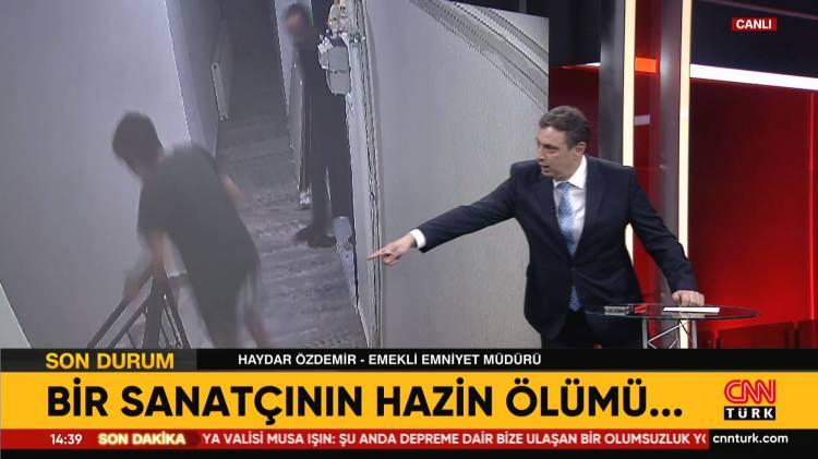 <p><span style="color:#B22222"><strong>Güllü'nün Fiziksel Durumu:</strong></span></p>

<p> </p>

<p>Özdemir şarkıcının geçirdiği bir trafik kazası sonrası belinde platin olduğunu, denge kaybı tedavisi gördüğünü ve uzun süre ayakta kalamadığını hatırlattı. Özdemir bu sağlık sorunları nedeniyle, ilk başta ortaya atılan <em><strong>"halay çekerken düştü" </strong></em>gibi iddiaların fiziken imkansız olduğunu vurguladı.</p>
