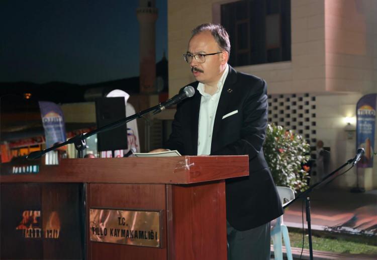 <p>Programın ardından vatandaşlar, türbeyi ziyaret ederek dua etti.</p>

<p> </p>
