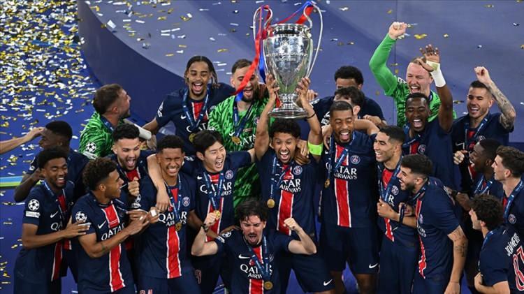 <p>Son Şampiyonlar Ligi şampiyonu Paris Saint-Germain'den tam dokuz ismin aday listesinde olması dikkat çekiyor.</p>