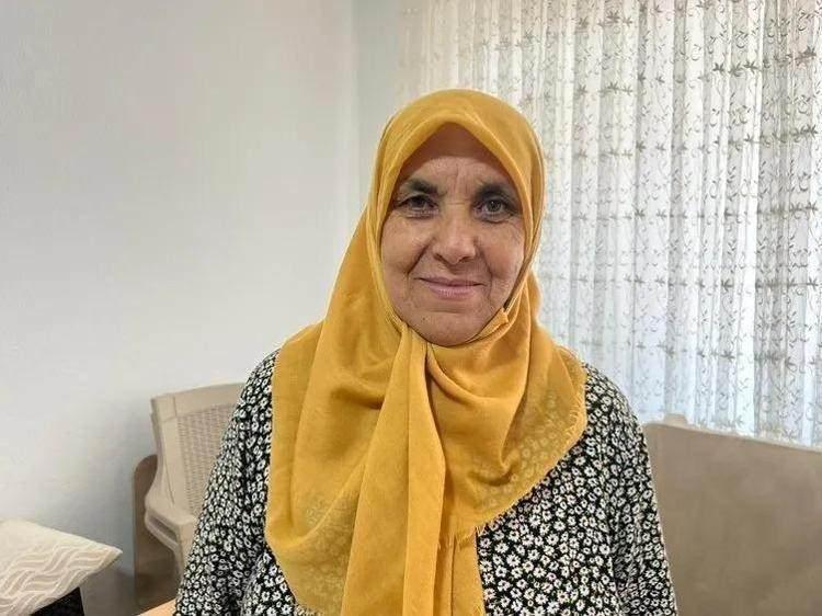 <p><span style="color:#B22222"><strong>"ANNEM SAĞLIĞINI BUNA BORÇLU"</strong></span></p>

<p> </p>

<p><strong>Bakımını kendi evinde sağlayan Fatma Nine'nin kızı Fatma Sakızcı, <span style="color:#800080">"5 ay önce ayağı kırıldı. Hastanede yattıktan sonra biraz düşkün oldu. Kendisinin tam yaşı 101 ama amcam 103 yaşında olduğunu söylüyor. Tansiyonu, şekeri hiçbir hastalığı yok. Eskiden koyunlarımız ineklerimiz vardı. Onların sütünü satmazdık. Badem, ceviz, keçiboynuzu yerdik. Annemiz, sağlığını buna borçlu''</span> dedi.</strong></p>
