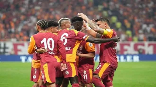 <p>Yapay zeka, Galatasaray adına forma giymesi durumunda Osimhen, Yunus Akgün, Barış Alper Yılmaz ve Leroy Sane'nin ağları havalandırabileceğini vurguladı.</p>
