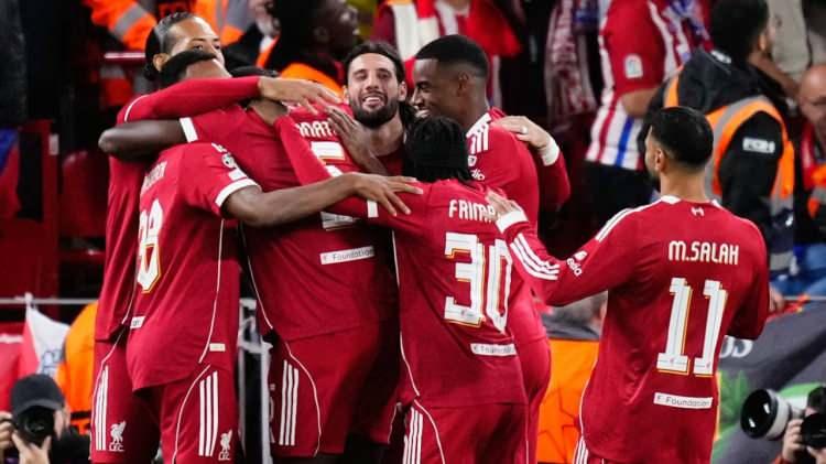 <p>Liverpool'un kanat organizasyonları ile başarılı ataklar gerçekleştirdiğini vurgulayan yapay zeka, Galatasaray'ın savunmada kontratak ve hızlı hücumlara karşı dikkatli olması gerektiğinin altını çizdi.</p>
