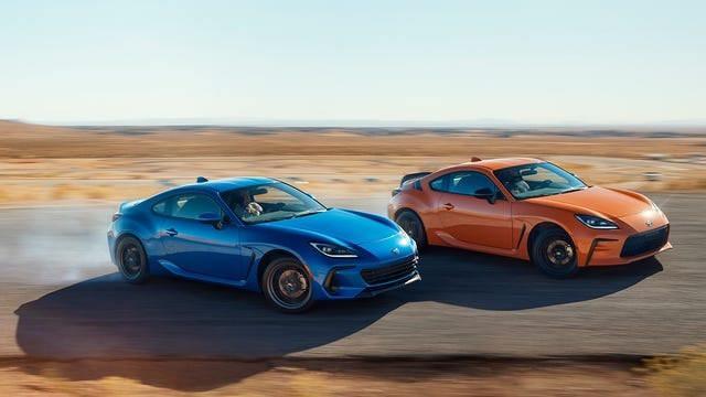 <p><span style="color:#B22222"><strong>Toyota GR86 / Subaru BRZ</strong></span></p>

<p> </p>

<p>Arkadan itişli, hafif ve nispeten düşük güçlü bir spor otomobil arayanlar için ideal olan bu ikizler, özellikle virajlarda sürücüsüne aracı kolayca kontrol etme imkanı tanır.</p>
