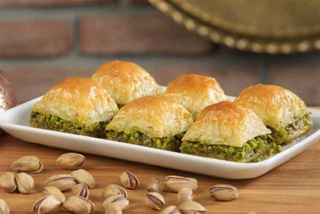 <p><!--[if !supportLists]--><span style="color:#800080"><strong>·         <!--[endif]-->Baklava – 13. sıra</strong></span></p>
