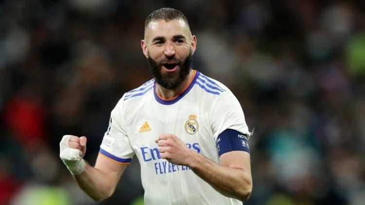<p><strong><span style="color:#B22222">KARİM BENZEMA </span> | FİLİSTİN</strong></p>
<p> </p>
<p>Karim Benzema, sosyal medya paylaşımlarında Gazze’deki siviller için dua ederek ve Filistin halkıyla dayanışma mesajları vererek Filistin’i destekliyor.</p>