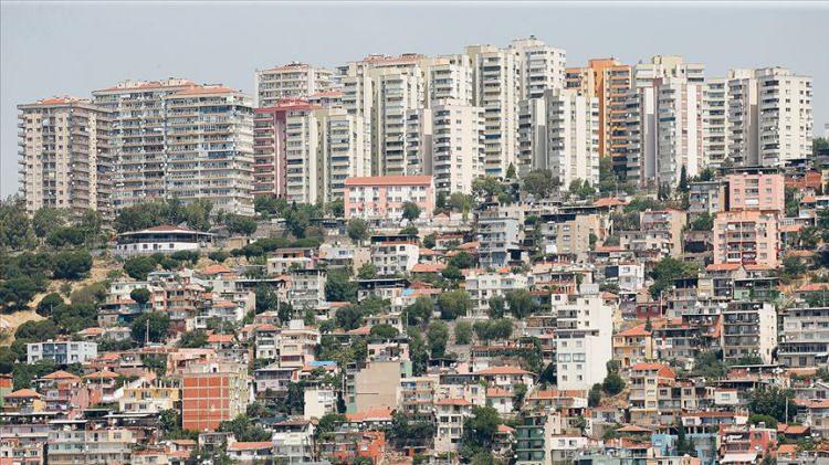 <p>Projenin detaylarını 24 Ekim'de Cumhurbaşkanı Erdoğan'ın açıklayacağını belirten Kurum, İstanbul’da 15 bin konutun devlet tarafından yarı fiyatına kiraya verileceğini söyledi.</p>
